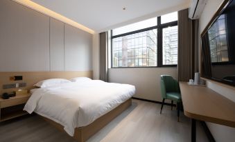 Heartwarming Hotel (Beijing Liangmaqiao Subway Station Sanlitun Taikoo Li Branch)