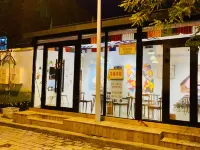 Kailash Youth Hostel Hotels in 