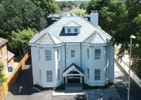 Viridian Apartments in Farnborough Serviced Apartments - Alexandra House Hotels near Farnborough Gate Retail Park