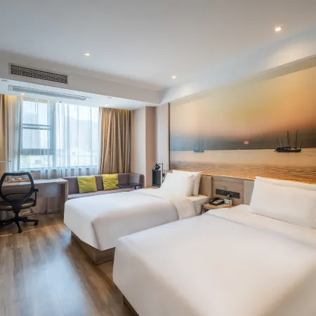 Yihan Cloud Hotel (Yixing City Center Jiaoq Pedestrian Street Branch)