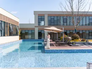 Yangzhou Fengyin wutong Holiday Hotel