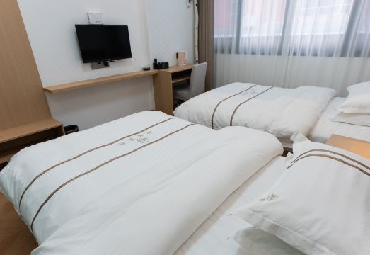 Zhijiang Linglong Chinese Inn