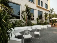 No. 32 Mansion Hotels near Lancang River Scenery