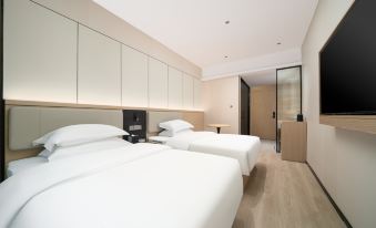 Huacheng Hotel (Nanningdong Railway Station South Square)