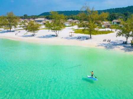 The Royal Sands Koh Rong Отели рядом с достопримечательностью «Као Тауч Бич»