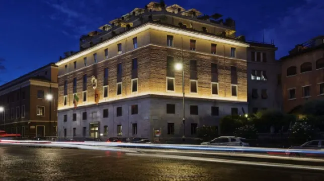 Hotel Philia Hotel dekat Vila Torlonia
