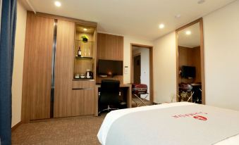 Ramada Taebaek Hotel