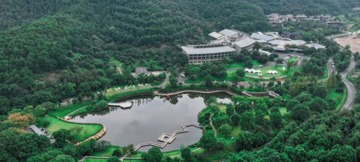Howard Johnson Dongqian Lake  Plaza Ningbo（Erling Mountain Hot Spring） Hotels in Ningbo