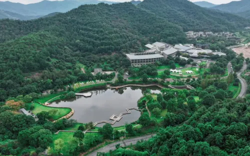 Howard Johnson Dongqian Lake  Plaza Ningbo（Erling Mountain Hot Spring）