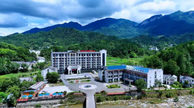 Yulongwan International Hotel (Tiantangzhai) Hotels near Tian Tang Zhai