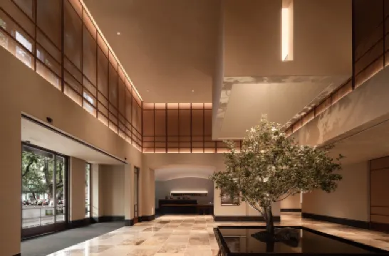 昆明滇池海埂大壩亞朵酒店 鄰近彝族村的酒店