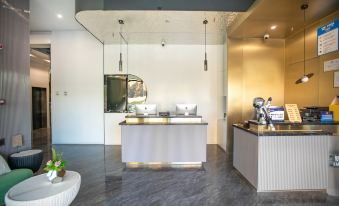 PALACE HOTELS(Daxing Longhu Tianjie Biomedical Base Subway Station Store)