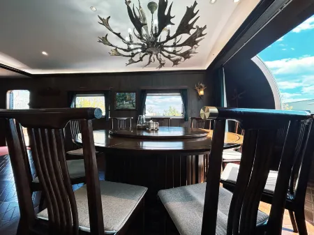 Liangcheng Yujia RV Camp Отели в г. Лянчэн