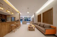 Moyun Yunxia Bieyuan Hot Spring Homestay (Moxi Ancient Town Branch) Hotels in Luding