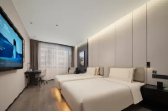 延吉延邊大學網紅牆梨花路亞朵飯店