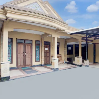 Hotel O Balikpapan near Taman Beruang Madu formerly Palm Cafe Inn โรงแรมใกล้สวนเบกาไป