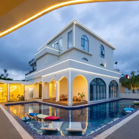 Qianxun Homestay (Riyue Bay)