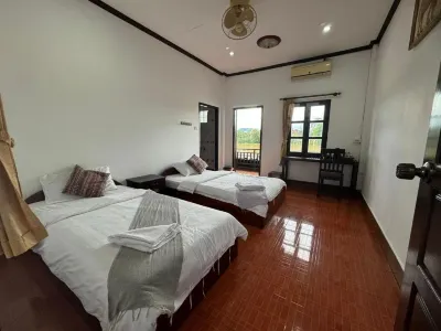 Mao Phasok Riverside Hotel