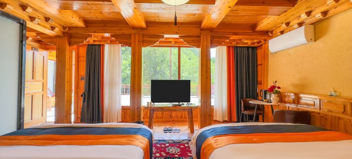 Zhuolonglinka Homestay Hotele w: Powiat Danba