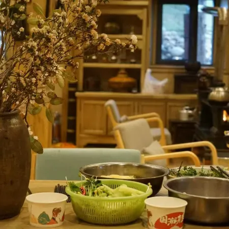 Litang Gangbo Zhuangyuan Homestay