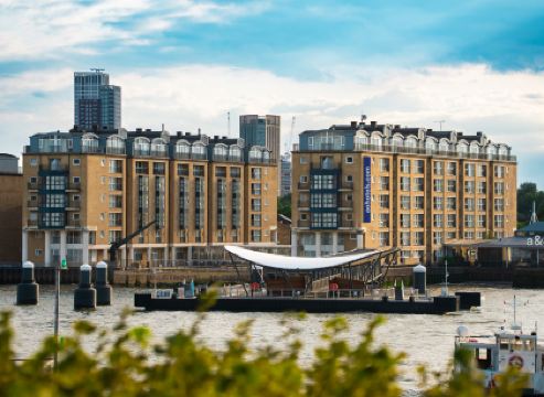 a&o London Docklands Riverside