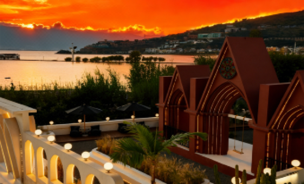 Lis Amman Holiday Villa Seaview Pool Estate Hotel (Erhai Airport Branch)