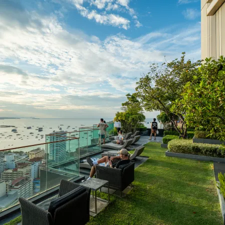 Edge Central Pattaya by PH