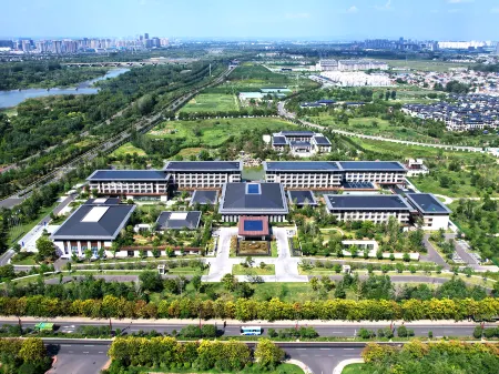 Yishui Grand Hotel Отели рядом с достопримечательностью «Yi River»
