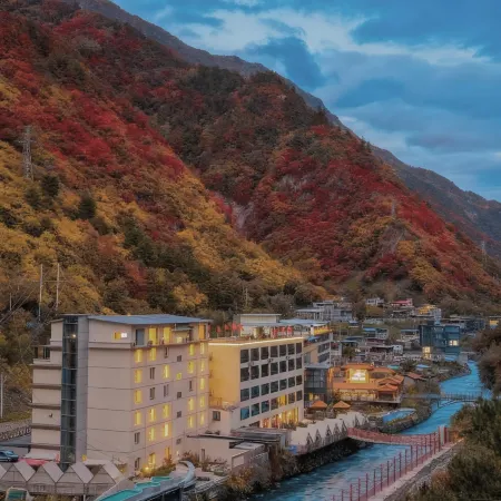 RelaxC Likuan·Hidden World Hot Spring Hotel (Bipenggou Scenic Area Branch)