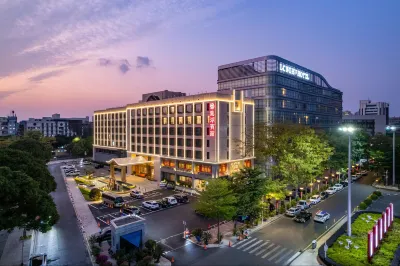Shantou Longhu Hotel (MixC Store, South Longyan Road Food Street） Hotels in The Mixc/Longyan South Road Food Street