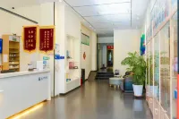 7Days Inn Hotel (Lüliang Xiaoyi Wanda Plaza Municipal Government) - 2-Star