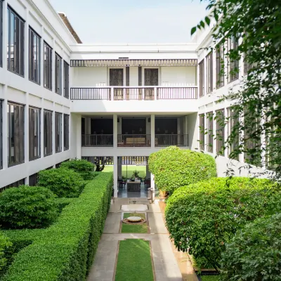 Aruntara Riverside Boutique Hotel Hotels near Mengrai Bridge