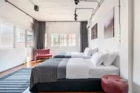 3BR House in Thapae l NightBazaar