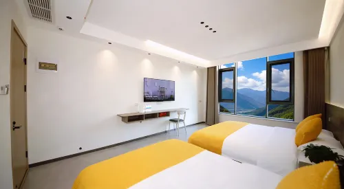 Tranquil Mountain Retreat - 2-Star
