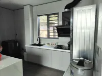 Luofu Mountain Waterside Retreat
