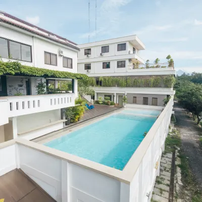 Front One Resort Yogyakarta Hotels near Maguwoharjo Stadium