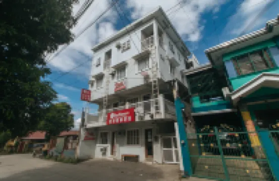 RedDoorz @ Davids Travellers Inn Cavite