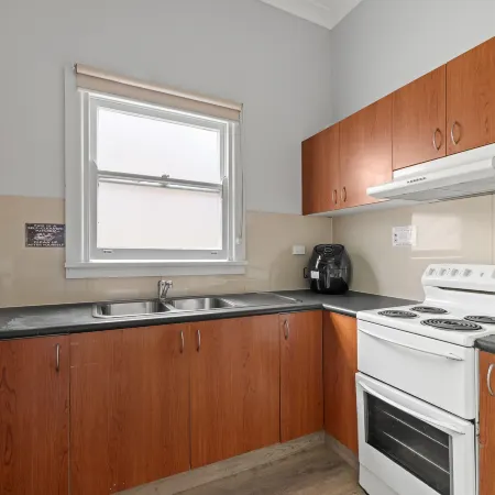Convenient Transport-Linked Stay in Belmore