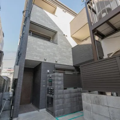 Livion III Hotel berhampiran Stesen Hatagaya