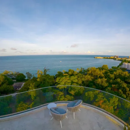 Infinity Pool +Stunning Ocean Views Gem in Nyali.