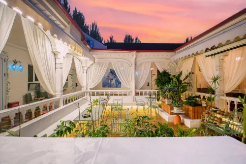 Floral Hotel · huashe Hotel