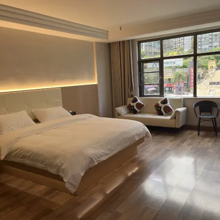 Shiqian Qianyueju Business Hotel