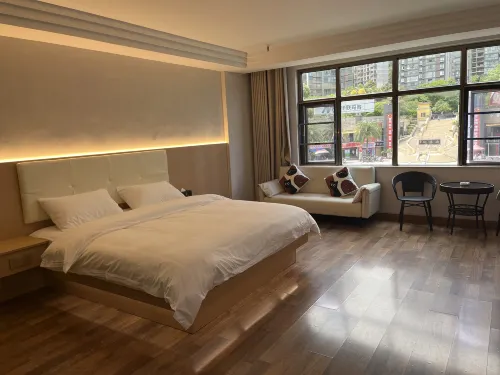 Shiqian Qianyueju Business Hotel - 2-Star
