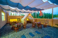 Cloud Trail Manor （Mingsha Mountain&Crescent Spring,Dunhuang ） - С бассейном