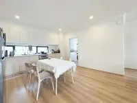Sunny Nook Townhouse by Mooroolbark Train Stop Ground Floor Self Check-in