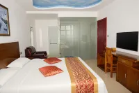 Zhongdu Jixiang Sanbao Yingpan Hotel - parking