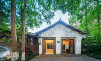 Eden Club House