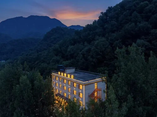Lushan Apple Aroma Hotel - parking