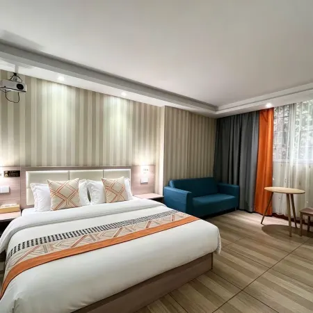 Jiangmen Yiwan Apartment with Elevator (Jiangmen East Railway Station Jianghai Square)