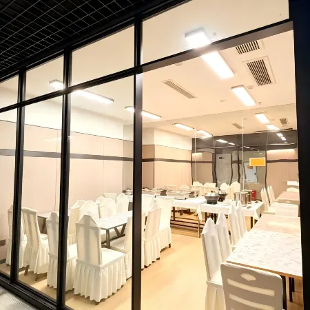 Jintu Scenic Hotel (Chongqing Jiefangbei Pedestrian Street Hong Ya Dong)